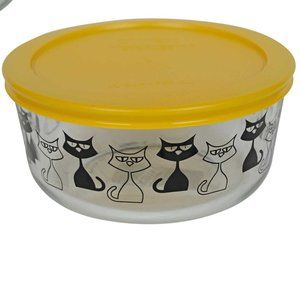 Pyrex 4 Cup Decorated Halloween Cats